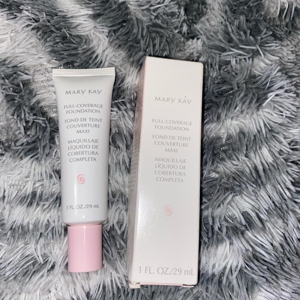 Mary Kay Full-Coverage Foundation - ivory 202